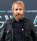 Rhys Ifans va fi Mâna Regelui în noul serial „House of the Dragon”