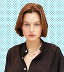 Emma Corrin, interpreta prințesei Diana în „The Crown”, are un nou proiect cinematografic