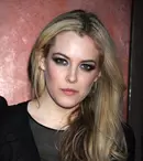 Riley Keough, nepoata lui Elvis Presley, a învățat cum să fie ”moașă pentru moarte” | FOTO