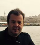 Dragoș Moștenescu, din serialul „La Bloc”, s-a mutat în Londra. Cu ce se ocupă actorul acum