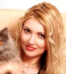 Ce job și-a găsit Iulia Frățilă în America. Cu ce se ocupă fosta asistentă TV a lui Florin Călinescu