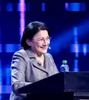 Ediție specială iUmor. Reacția Ecaterinei Andronescu după ce a citit cartea lui Bendeac și a ascultat melodiile lui Cheloo