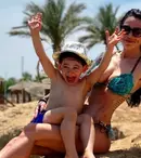 Roxana Vancea, însărcinată în aproape patru luni, poze în costum de baie în vacanța din Egipt. „Fericire”