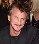 Sean Penn revine la Cannes după 30 de ani de la debutul său în regie. În noul său film, „Flag Day”, joacă alături de fiica și de fiul lui
