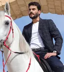 Akin Akinözü, adică Miran din „Hercai”, gata să cucerească America. FOTO