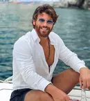 Can Yaman a lansat un parfum, „Mania”. Cât costă și cine poate cumpăra aroma celebrului turc