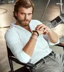 Ce proiecte mai are actorul Kıvanç Tatlıtuğ, supranumit Brad Pitt al Turciei