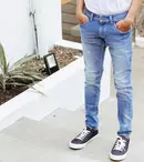 Știați că au chiar o duzină de perechi în garderoba lor? Vedeți de ce adidașii sunt atât de populari printre vedete