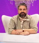 Maurice Munteanu, despre cum pot fi purtate eșarfele. Cu ce articole vestimentare pot fi combinate