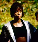 Se pregătește un remake după „Bodyguard”, cu Whitney Houston și Kevin Costner