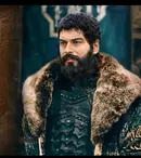 Burak Özçivit se întoarce pe micile ecrane turcești din 13 octombrie cu rolul lui Osman Gazi