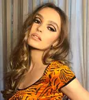 Lily Rose-Depp, fata lui Johnny Depp, într-un serial creat de presupusul iubit al Angelinei Jolie