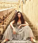 Cum arată Ebru Șahin („Hercai”) în noul ei serial. Primele imagini din culise