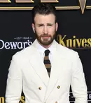 Chris Evans ar avea o nouă iubită. Este vorba de actrița din serialul „Warrior Nun”