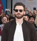 Chris Evans a fost ales „cel mai sexy bărbat în viață”. Reacția lui Dwayne Johnson: „Titlul ăsta e pe viață, nu?”