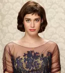 Lizzy Caplan va fi vedeta serialului „Atracție fatală”, inspirat de celebrul film al lui Adrian Lyne