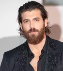 Can Yaman ar avea o relație cu colega lui de platou. Cum au fost surprinși