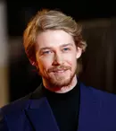 Joe Alwyn („Favorita”) și Margaret Qualley („Menajera”) joacă împreună într-un film nou, „The Stars At Noon”