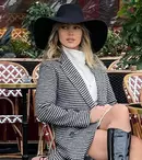 Lora, ședință foto provocatoare în Paris. Cum s-a pozat alături de iubitul ei. „Flirt în Paris”
