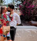 Au fugit departe de frigul de la noi. Unde se relaxează acum Jojo și Paul Ipate. „Nisipul era cald când ne-am întors”