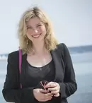 După „Candice Renoir”, actrița Cécile Bois va fi vedeta noului serial „Addict”