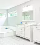 Cum să alegi oglinda potrivită pentru baia ta