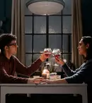 Două seriale noi de pe Netflix pe care să nu le vezi cu iubita de Ziua Îndrăgostiților