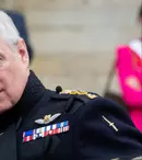Prințul Andrew, surprins în timpul unor vizite secrete la Regina Elisabeta. De ce se furișează fiul suveranei