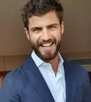 Cel mai nou film al unui sex-simbol spaniol, disponibil pe Netflix. Află totul despre „Without Saying Goodbye/Ne vedem data viitoare”