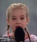 O fetiță din Ucraina a interpretat imnul țării ei la un concert în Polonia. A devenit celebră după ce a cântat într-un buncăr din Kiev