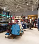 Curățenia spațiilor comerciale de mari dimensiuni