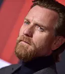 Ewan McGregor s-a căsătorit cu iubita lui mai tânără cu 14 ani. Cine a participat la nunta actorului din „Războiul Stelelor”