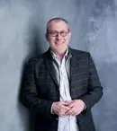 În ce piese de teatru joacă Florin Busuioc. Actorul împlinește azi 60 de ani