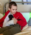 Vizită cu peripeții pentru Angelina Jolie în Ucraina. Actrița a fost evacuată într-un adăpost antiaerian