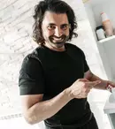 Imagini adorabile cu fiicele lui Pepe în timp ce își țin frățiorul în brațe