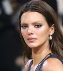 Kendall Jenner s-a lăsat fotografiată complet goală la plajă. A renunțat la costumul de baie