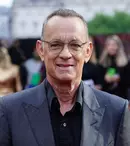 Tom Hanks, surprins în timp ce îi tremurau mâinile incontrolabil pe scenă. Fanii sunt îngrijorați