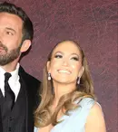 Jennifer Lopez și Ben Affleck s-au căsătorit în secret. Ce rochie a purtat mireasa
