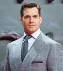 Va fi sau nu va fi Henry Cavill următorul James Bond? L-a surclasat deja pe Tom Hardy