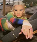 Alexandra Stan, în costumul Evei pe o insulă grecească. Artista a postat pe Instagram fotografii incendiare