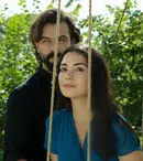 Actorii Gökberk Demirci și Özge Yağız, din “Jurământul”, sunt din nou împreună