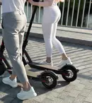 Cum poartă vedetele adidașii de damă? Încearcă stilurile vedetelor