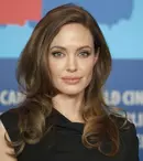 Angelina Jolie, în rolul unei celebre soprane. Actrița va juca într-un film biografic despre Maria Callas