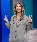 Adela Popescu, imagini de colecție din copilăria ei. „Eu sunt a lu’ Doru a lu’ Colivaru și a Doinei a lu’ Grecioiu”