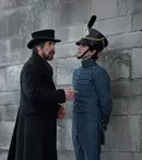 Filmul „Ochiul albastru deschis”, un mister anchetat chiar de Edgar Allan Poe, este disponibil pe Netflix