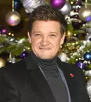 Noi detalii despre accidentul lui Jeremy Renner. Pe cine încerca să salveze atunci când a fost strivit de plugul de zăpadă