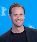 Alexander Skarsgard a confirmat că a devenit tată pentru prima dată. Ce cadou a primit pe covorul roșu