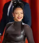 Rihanna a sosit la Premiile Oscar 2023 în tricou și fără pantaloni. Cum a fost surprinsă înainte de a urca pe scenă
