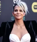 Halle Berry a pozat goală, la 56 de ani. Ce reacții neașteptate a stârnit imaginea postată de actriță