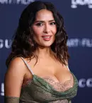 Salma Hayek, uimitoare în costum de baie la 56 de ani. „Ar trebui să fie ilegal să arăți atât de tânără”